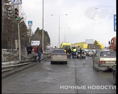 Серьезное ДТП на объездной дороге в Екатеринбурге: иномарка влетела в «семерку», оснащенную газовым баллоном. Пострадали пять человек, в том числе ребенок